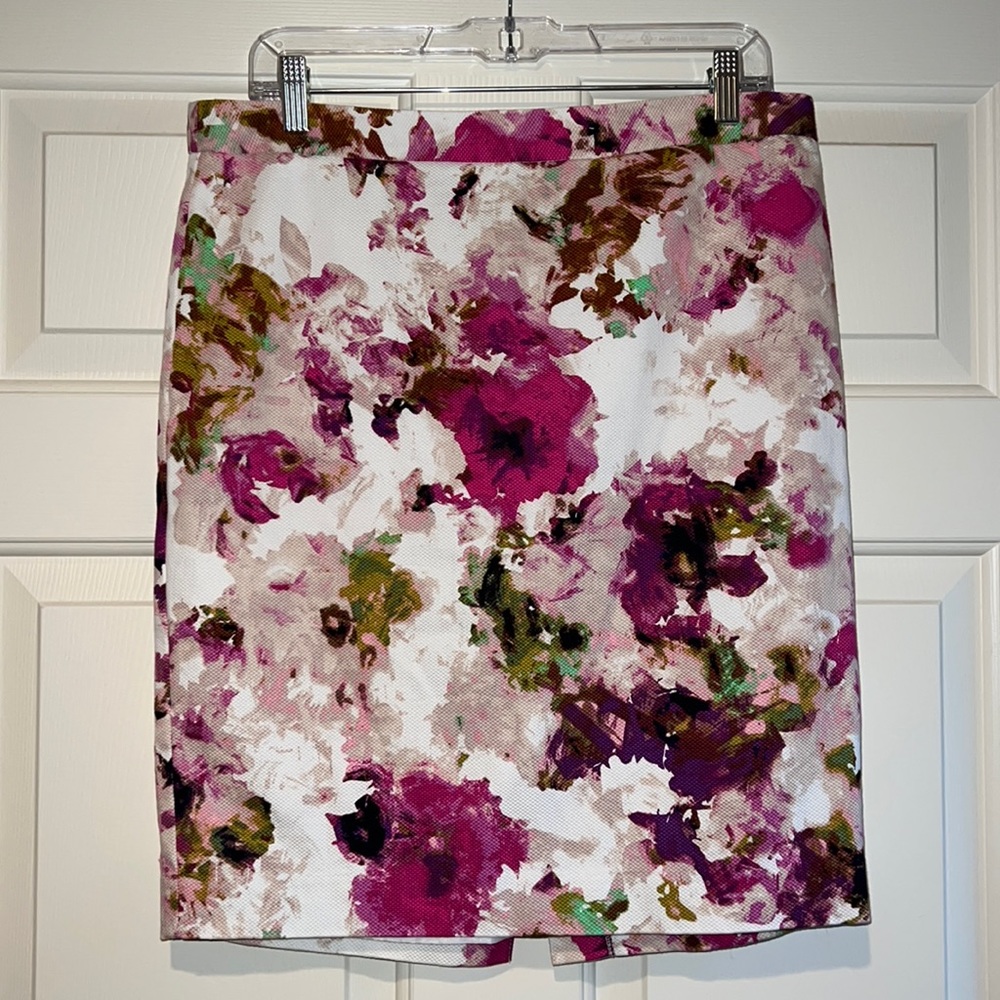 Ladies skirt